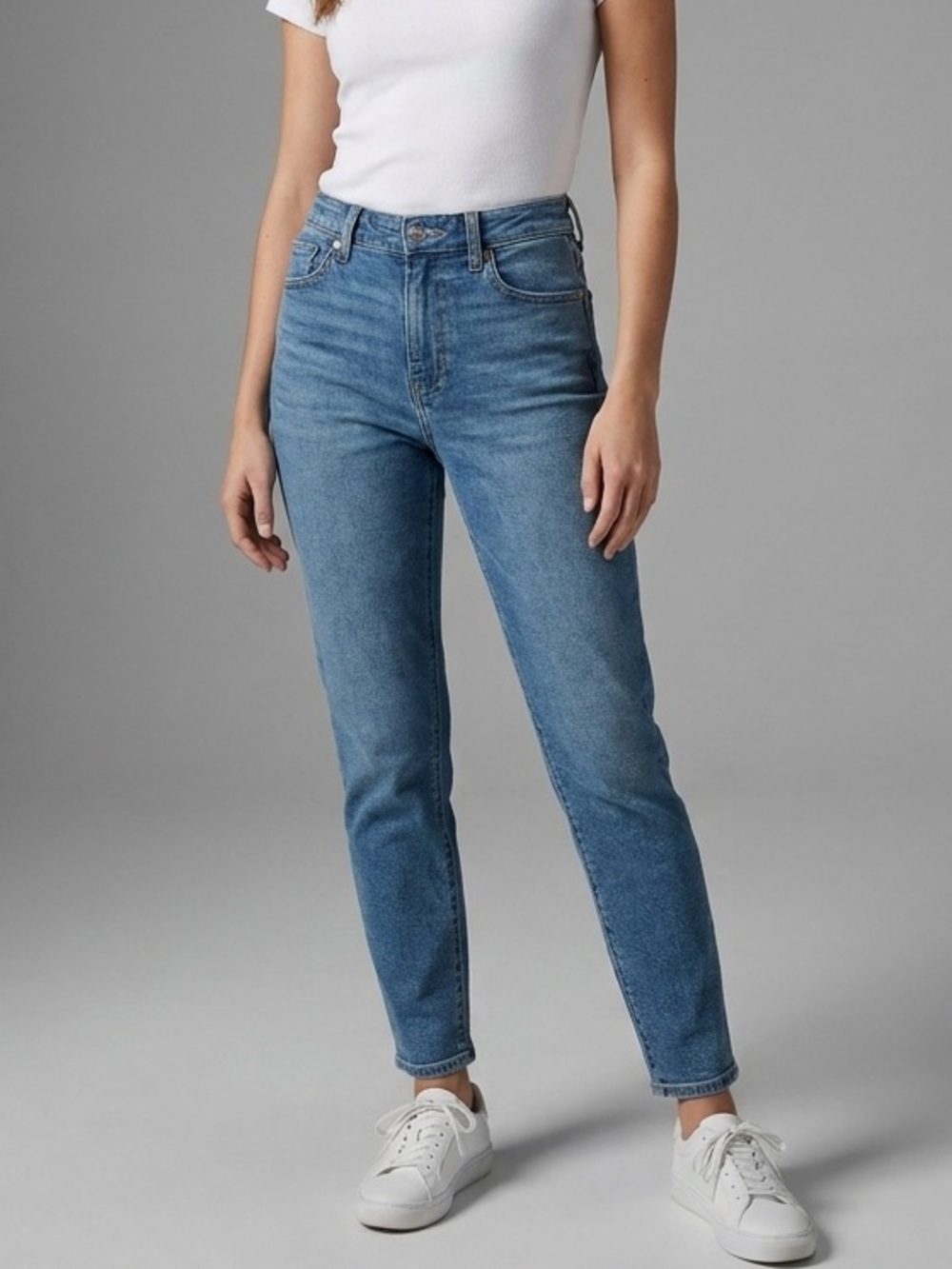 American Eagle High-Waisted Stretch Mom Jeans - Size 000 Short